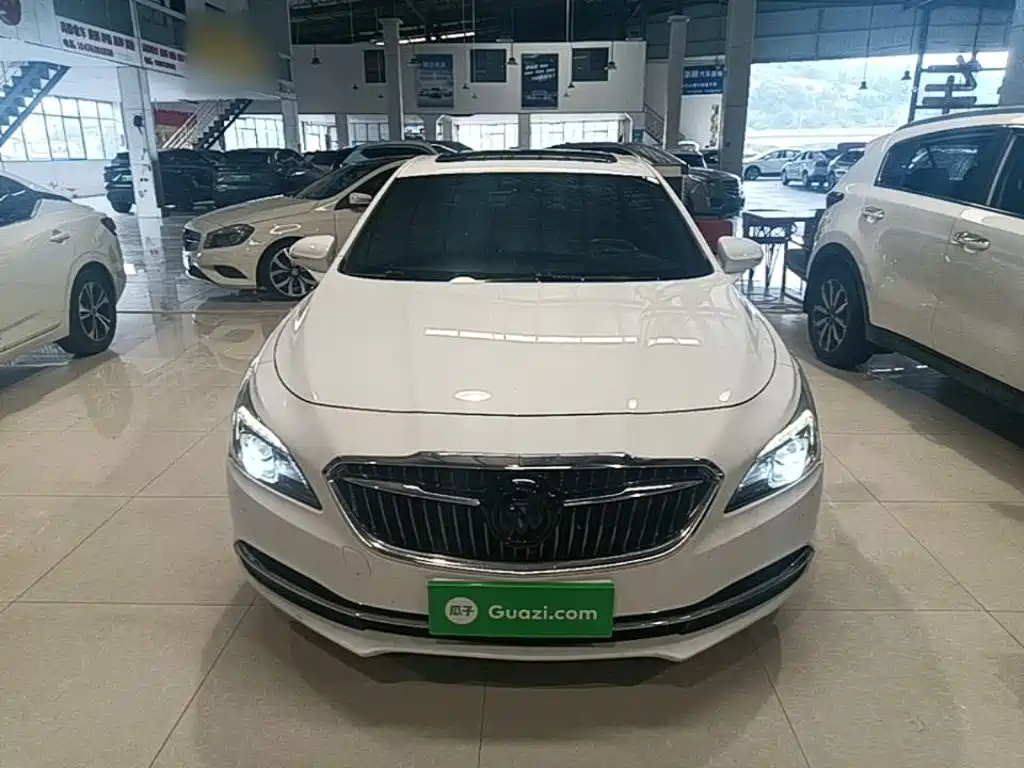 Фото 3 - Buick LaCrosse