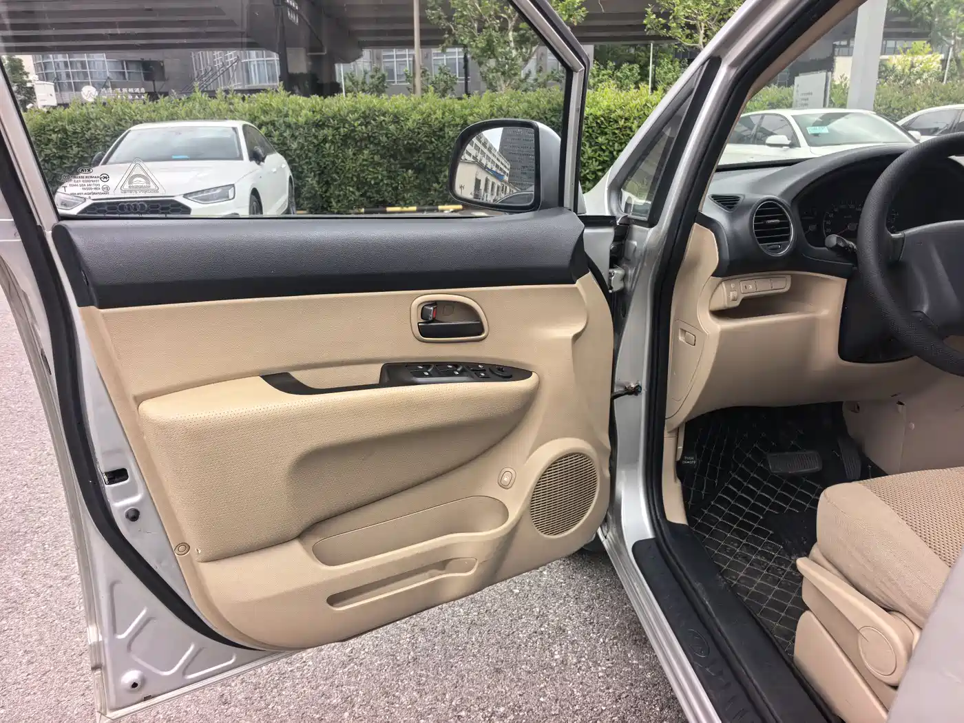 Kia Carens 2011 2.0L 7-Seater Automatic Luxury фото 16