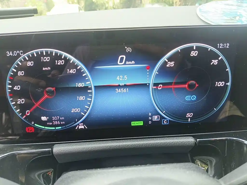 Photo 4 - Mercedes-Benz EQA