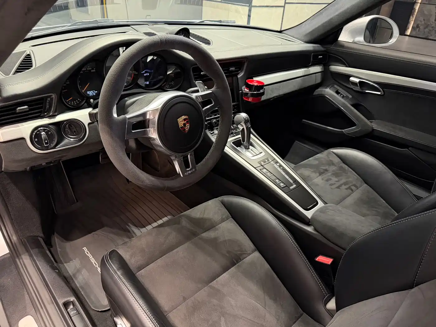 Photo 7 - Porsche 911