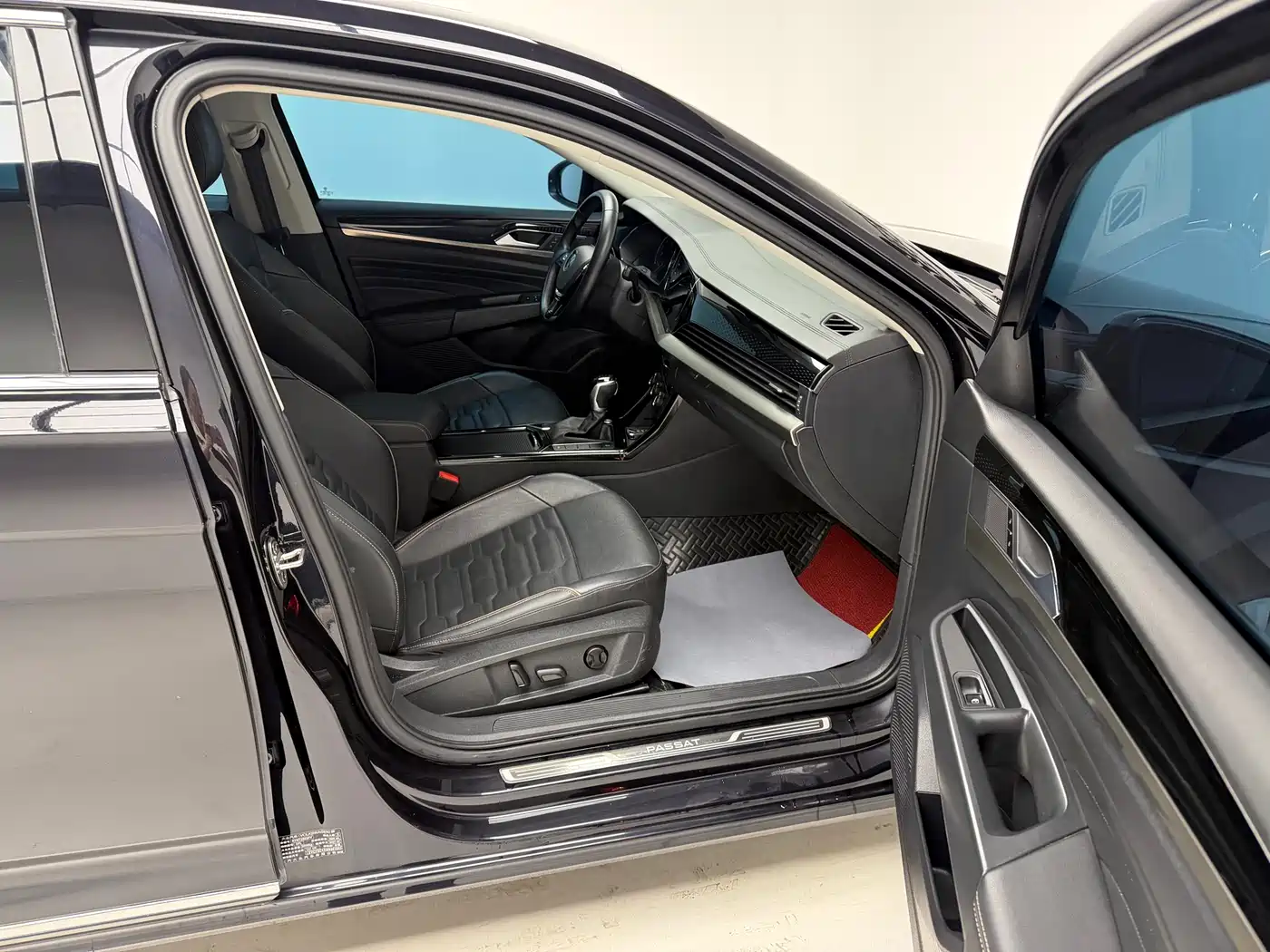 Volkswagen Passat 2021 Model 330TSI Elite Edition фото 11