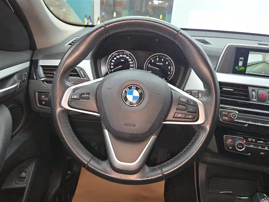 BMW X1 2019 sDrive20Li Leading Model фото 15