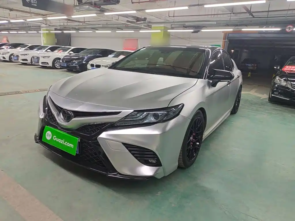 Фото 1 - Toyota Camry