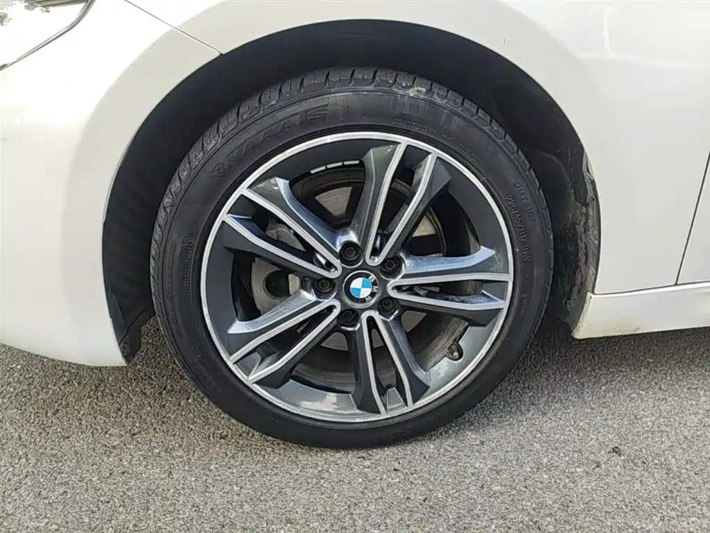 BMW 1 Series 2018 Facelift 118i Sport фото 23