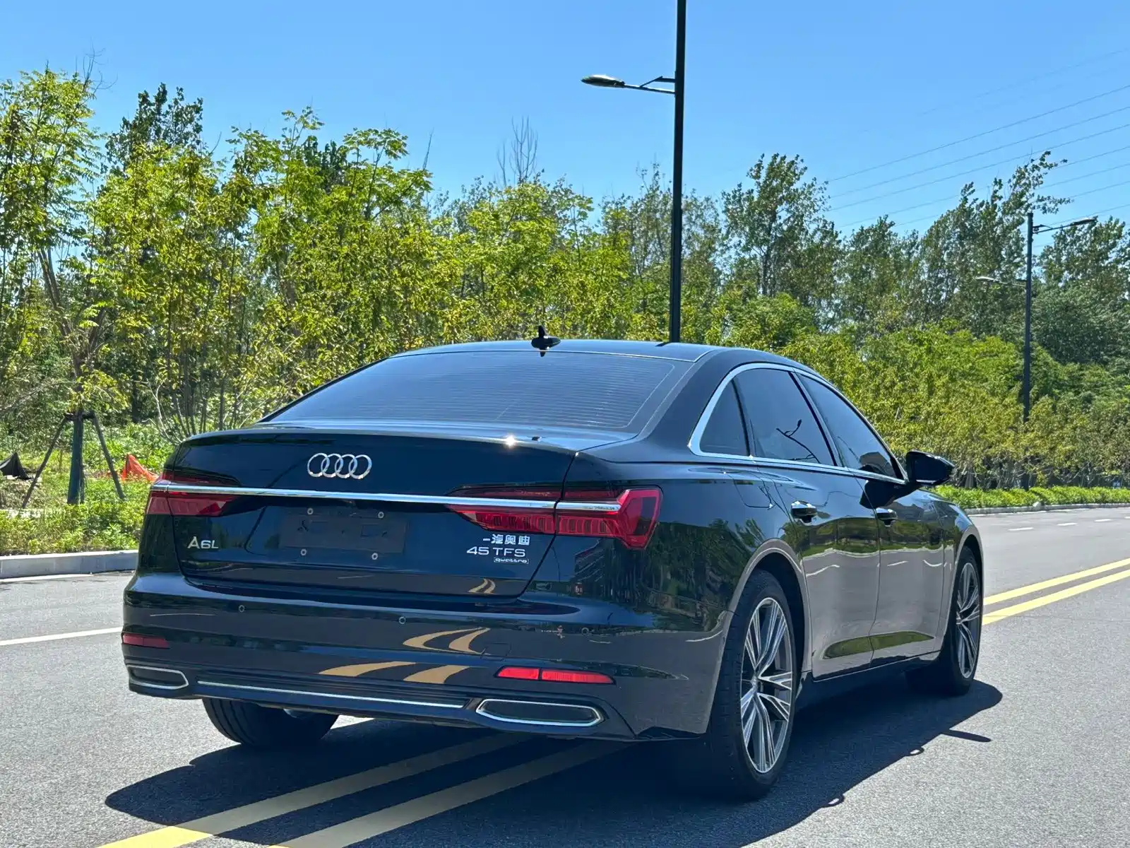 Photo 4 - Audi A6L