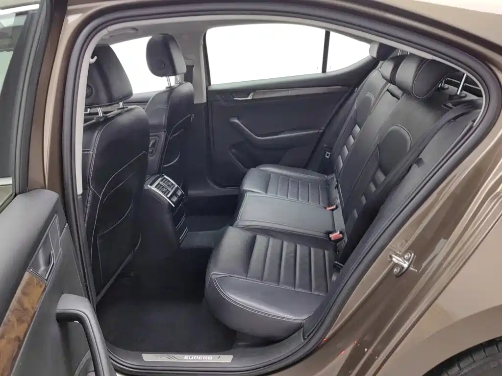 Photo 15 - Škoda Superb