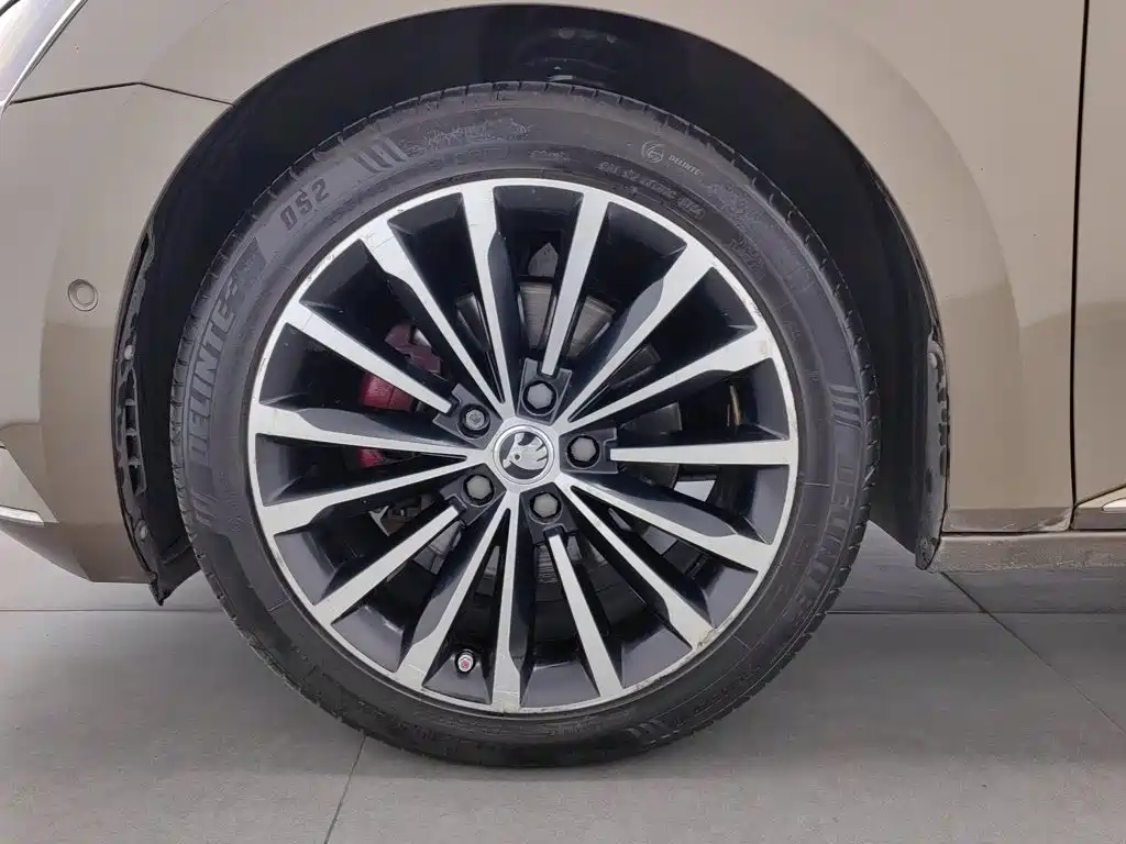 Photo 17 - Škoda Superb