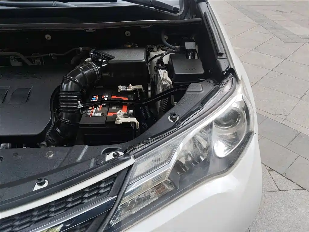 Toyota RAV4 Rongfang 2015 2.0L CVT 2WD Trend Edition фото 22