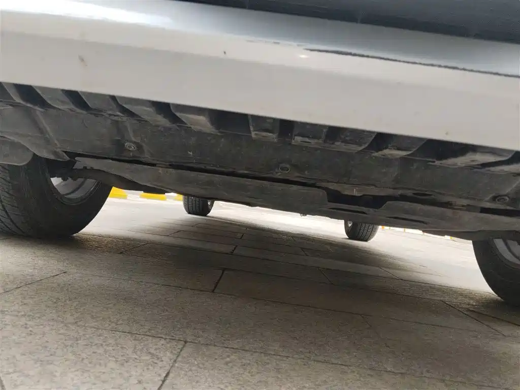 Toyota RAV4 Rongfang 2015 2.0L CVT 2WD Trend Edition фото 23