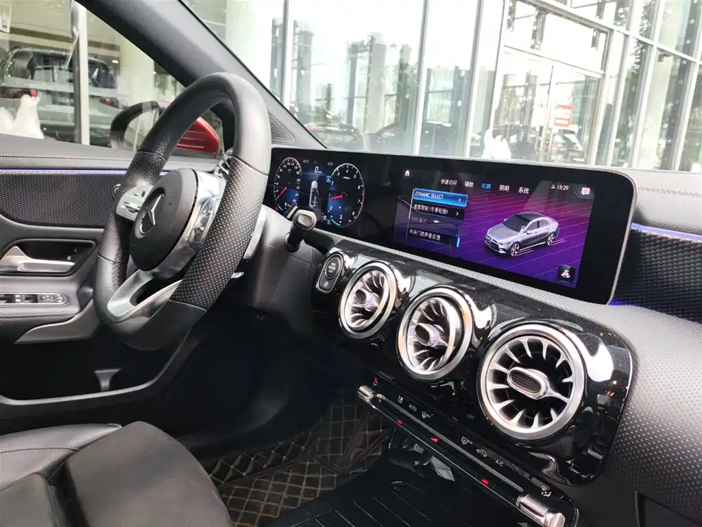 Mercedes-Benz A-Class 2019 A 200 L Sport Sedan фото 12