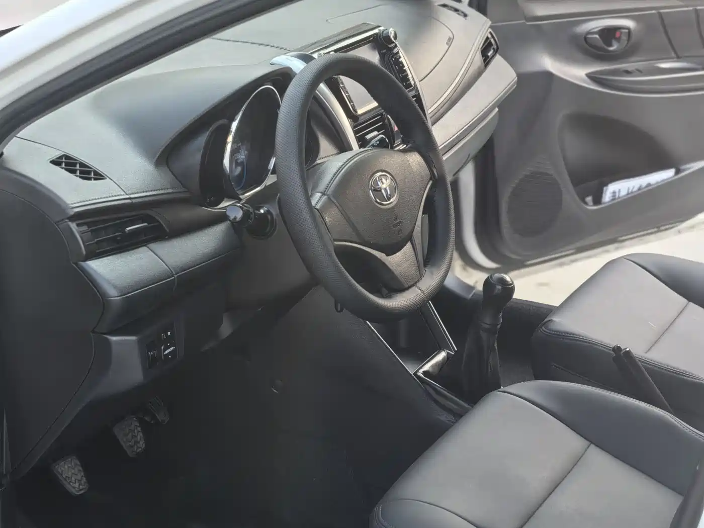 Toyota Vios 2014 1.3L Manual Stylish Edition фото 11