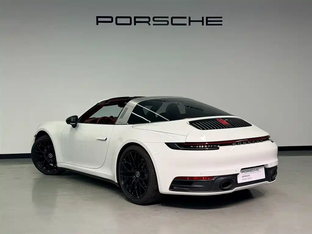 Фото 2 - Porsche 911