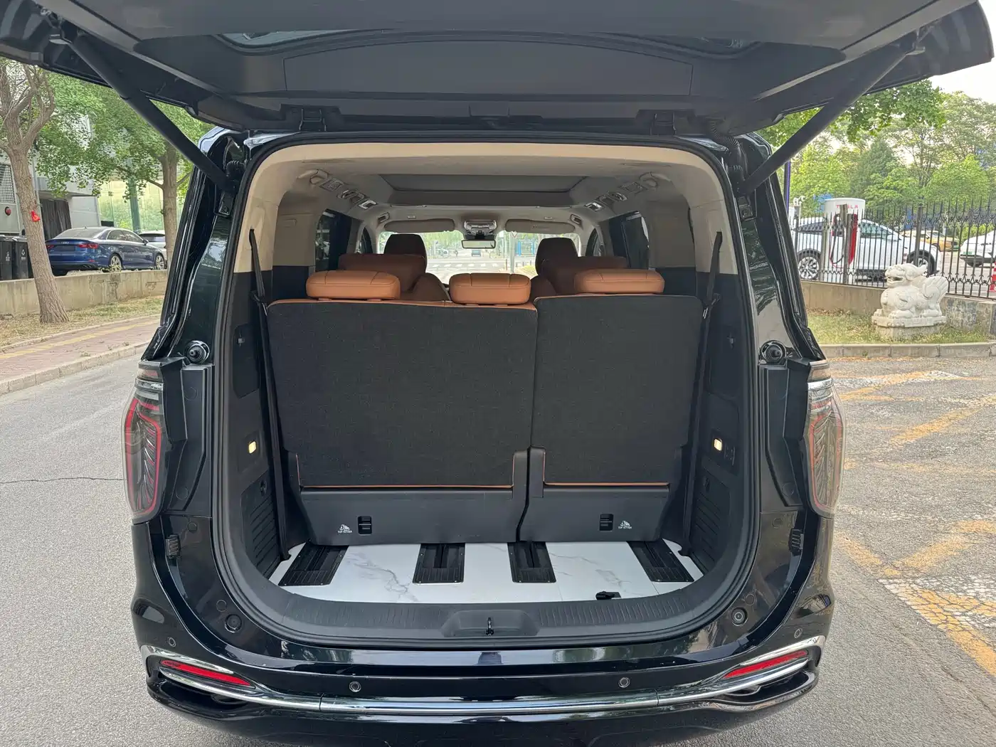 Hongqi HQ9 2023 2.0T Smart Connect Flagship фото 14