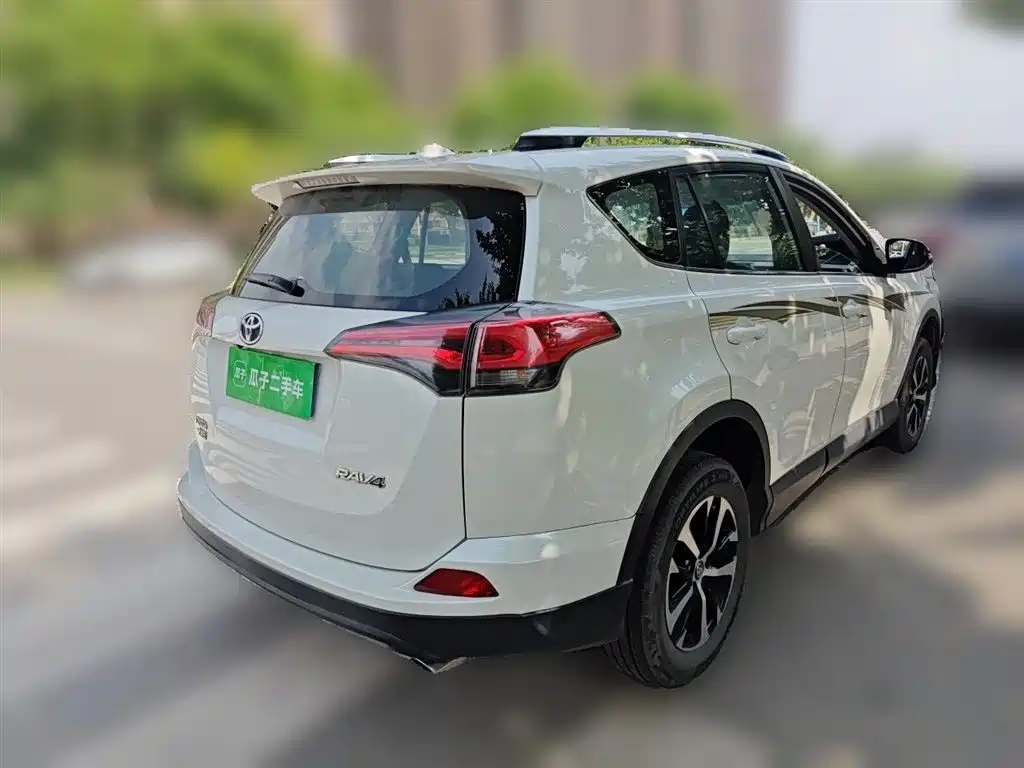 Toyota RAV4 Rongfang 2016 2.0L CVT 2WD Urban (China V) фото 5