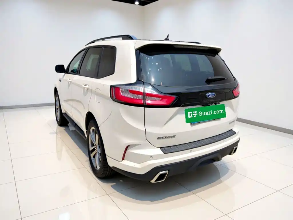 Фото 25 - Ford Edge