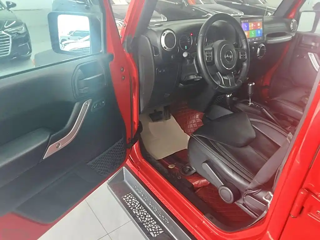 Фото 16 - Jeep Wrangler