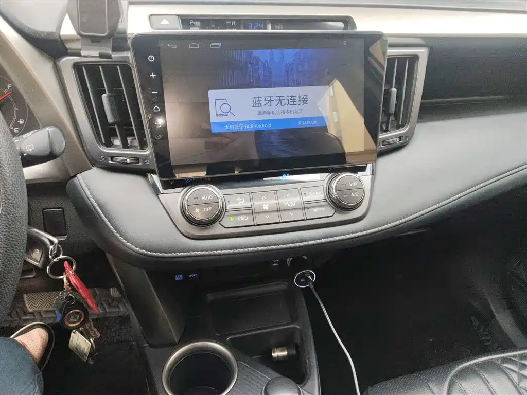Toyota RAV4 Rongfang 2015 2.0L CVT 2WD Trend Edition фото 6