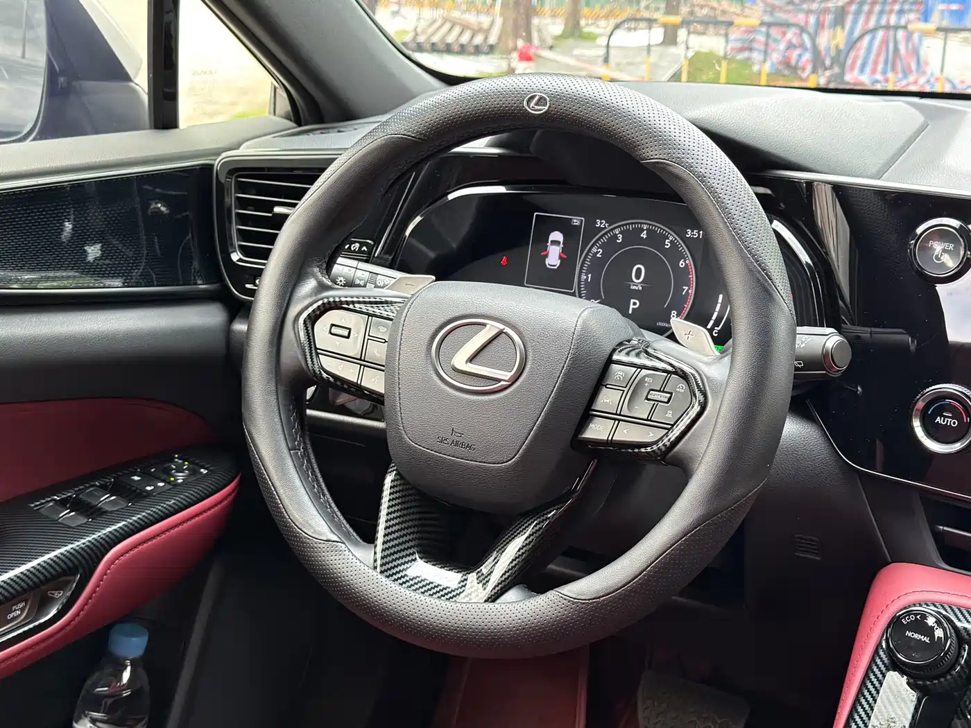 Фото 14 - Lexus NX