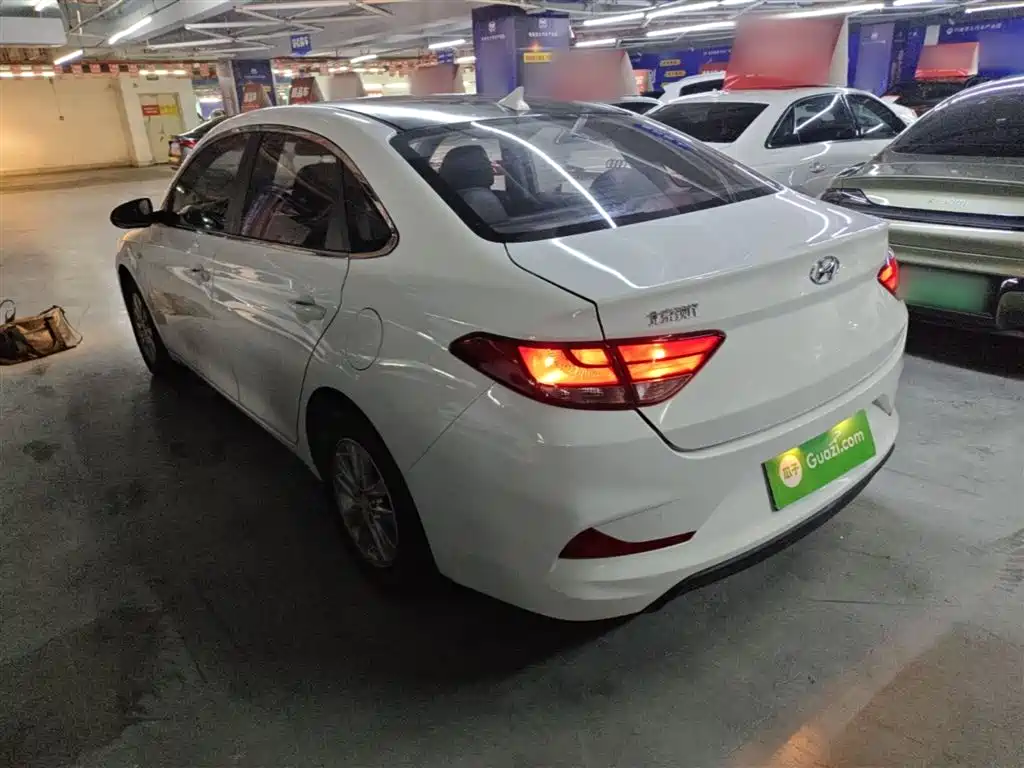 Hyundai Elantra 2018 1.6L Automatic Pleasing Edition GL China VI фото 5