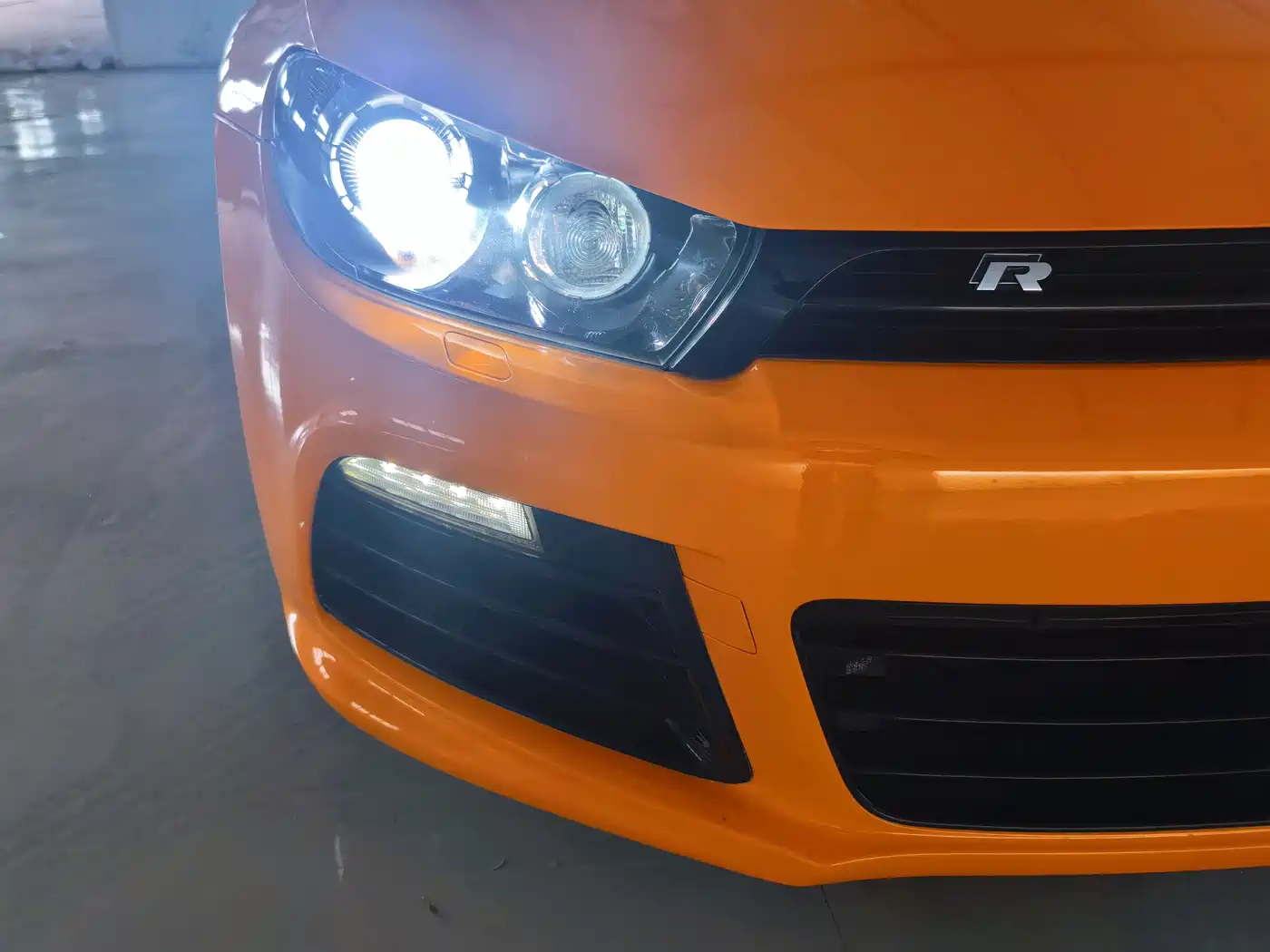 Volkswagen Scirocco 2011 Model R 2.0TSI фото 3