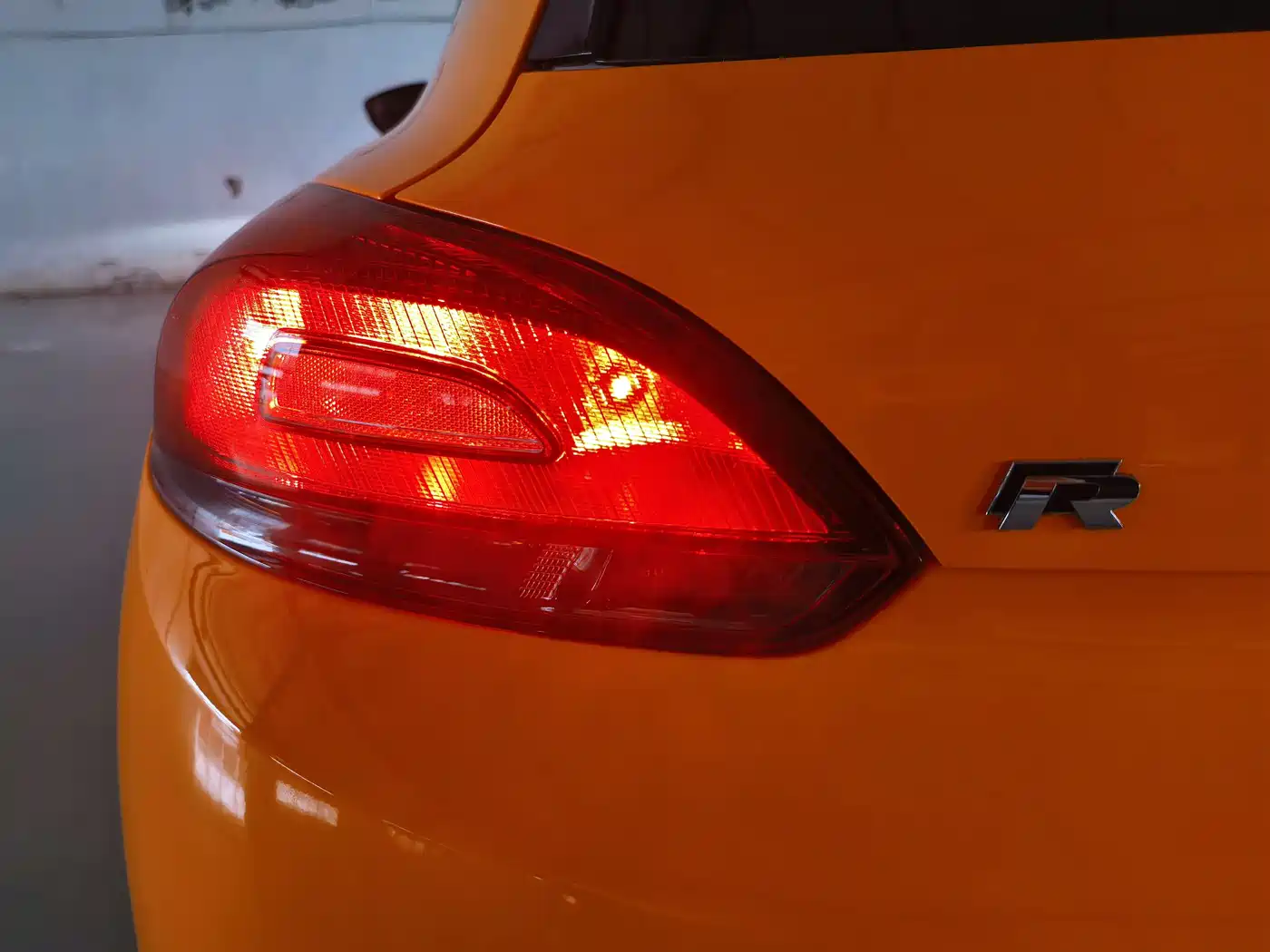 Volkswagen Scirocco 2011 Model R 2.0TSI фото 9