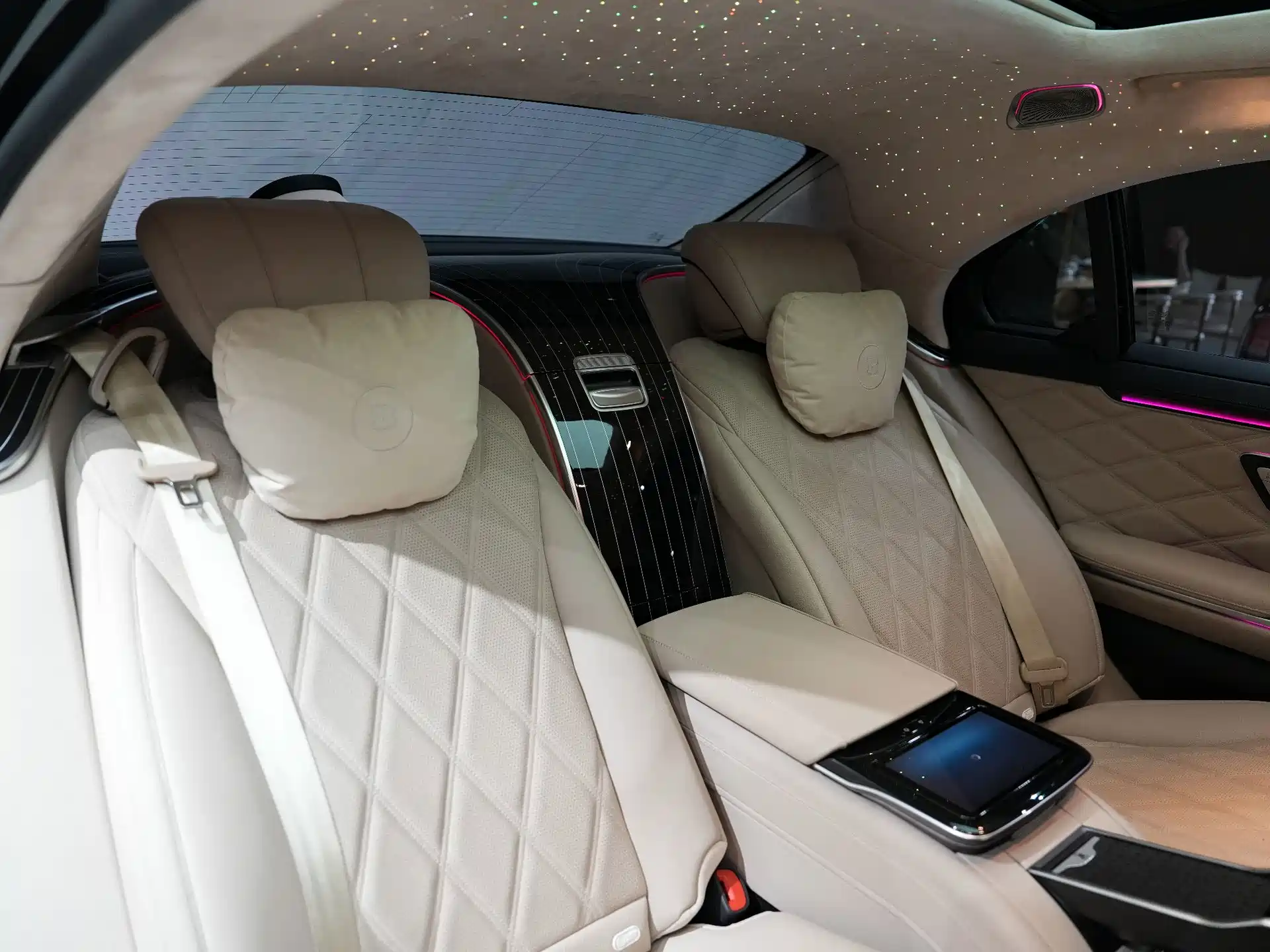 Фото 18 - Mercedes-Benz S-Class