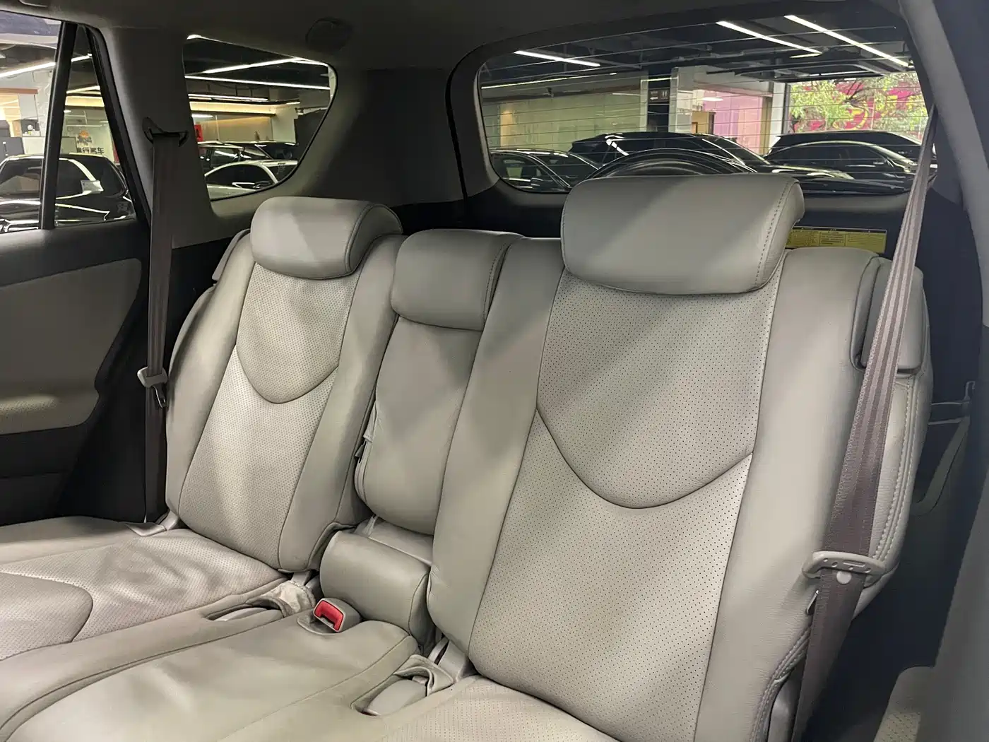 Toyota RAV4 Rongfang 2009 2.0L Automatic Classic Edition фото 26