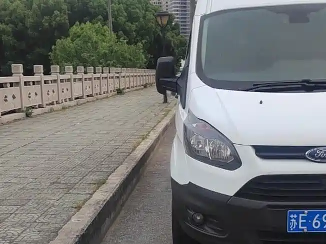 Ford Transit 2019 2019 2.0T Diesel Multi-Purpose Commercial Vehicle Medium Wheelbase Medium Roof 6-Seater China VI