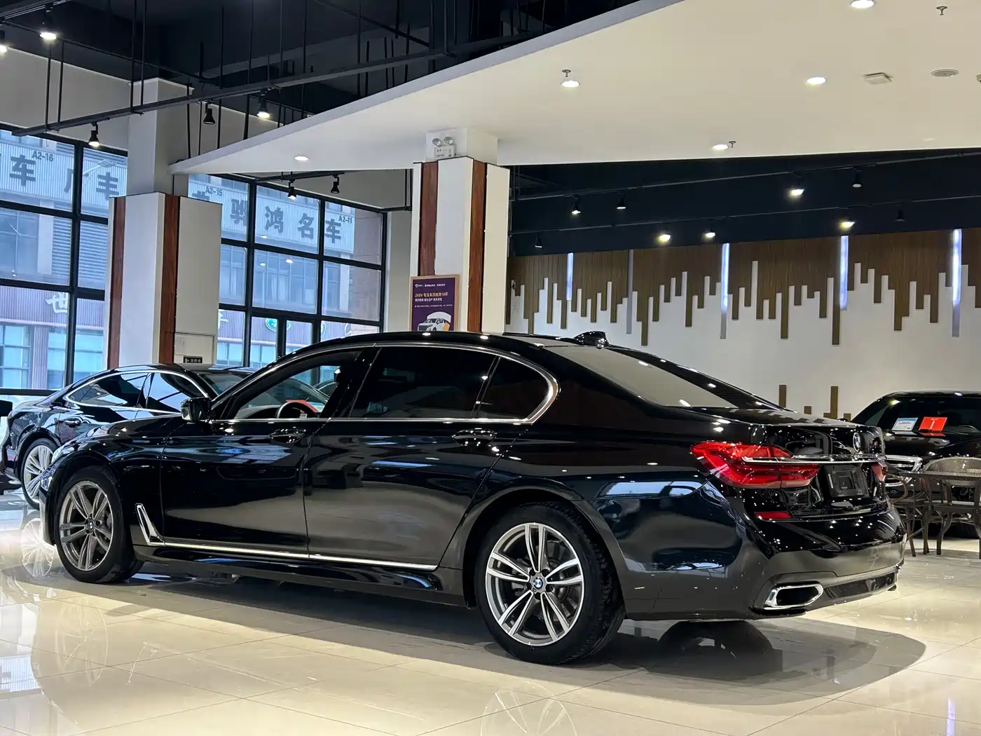 BMW 7 Series 2018 730Li Leading Type M Sport Package фото 29