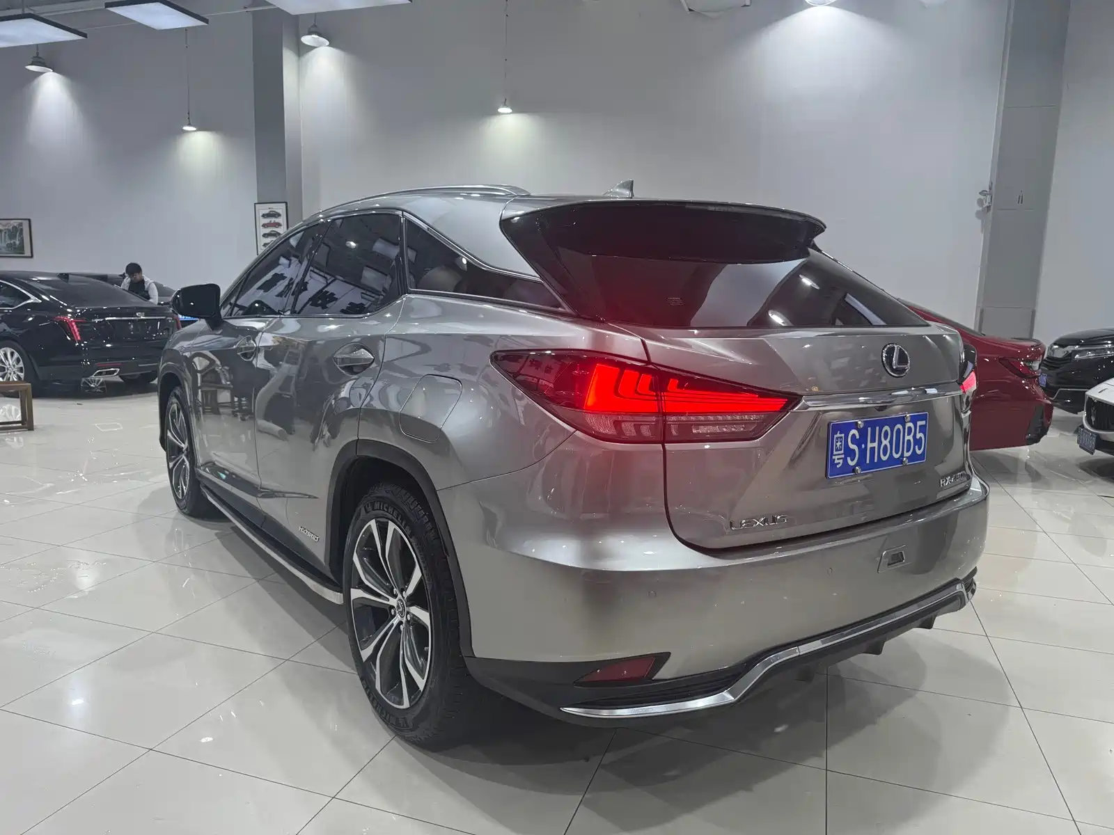 Фото 7 - Lexus RX