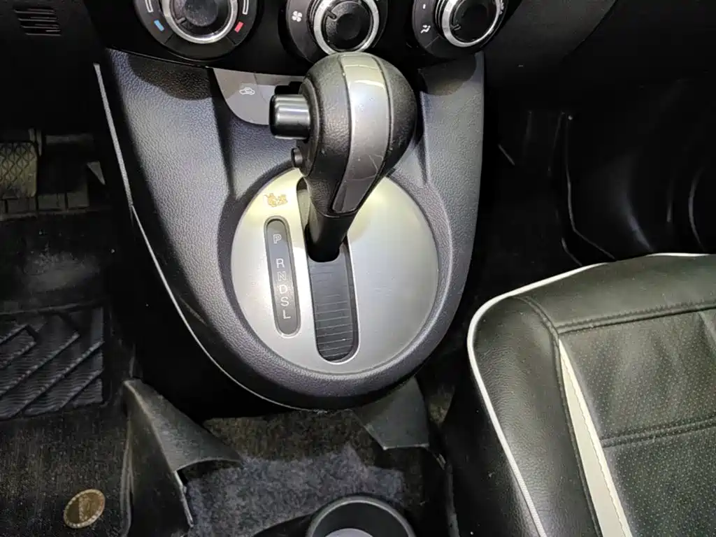 Mazda 2 2015 2012 Hatchback Dynamic 1.5L Automatic Value Edition