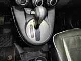 Фото 14 - Mazda 2