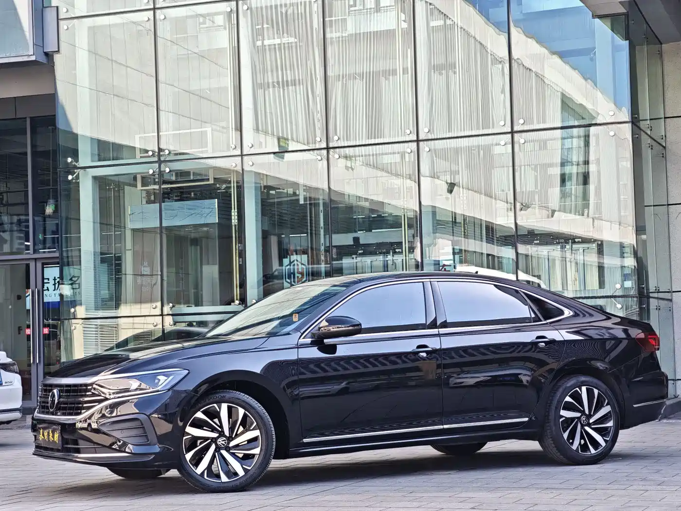 Volkswagen Passat 2025 Outstanding 380TSI Dragon Soaring Edition фото 3