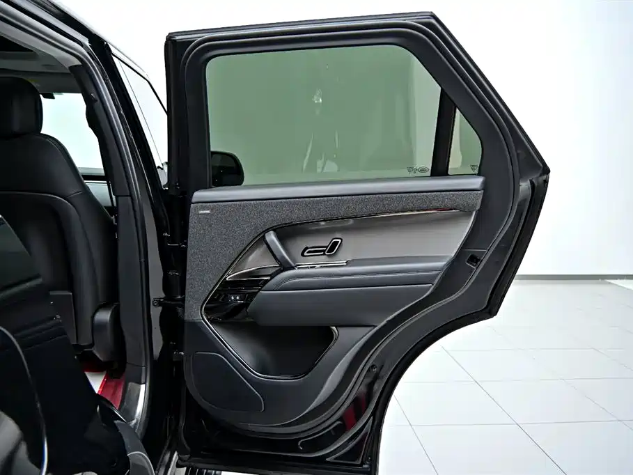 Land Rover Range Rover Sport 2023 400PS Dynamic SE фото 19