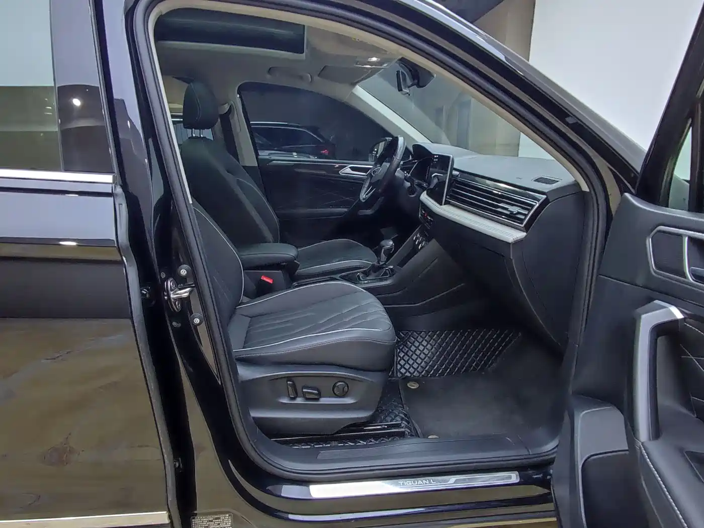 Volkswagen Tiguan L 2023 280TSI 2WD Trend Limited Edition фото 11