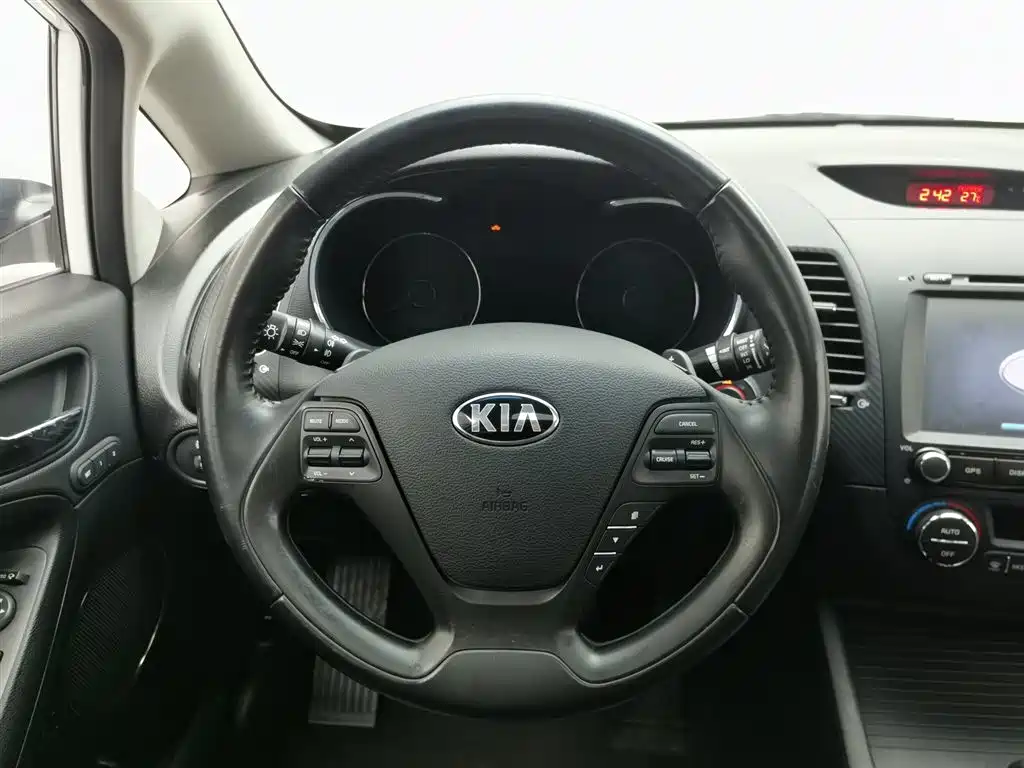 Kia K3 2013 1.6L Automatic Premium фото 11