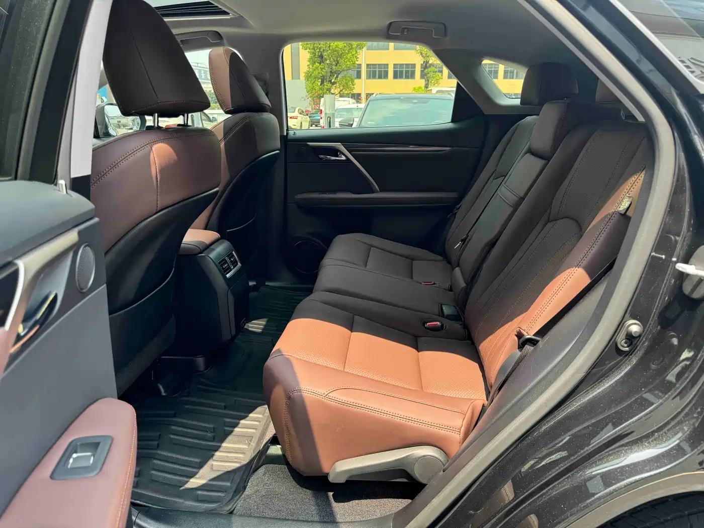 Lexus RX 2020 Facelift 300 2WD Elite Edition фото 6