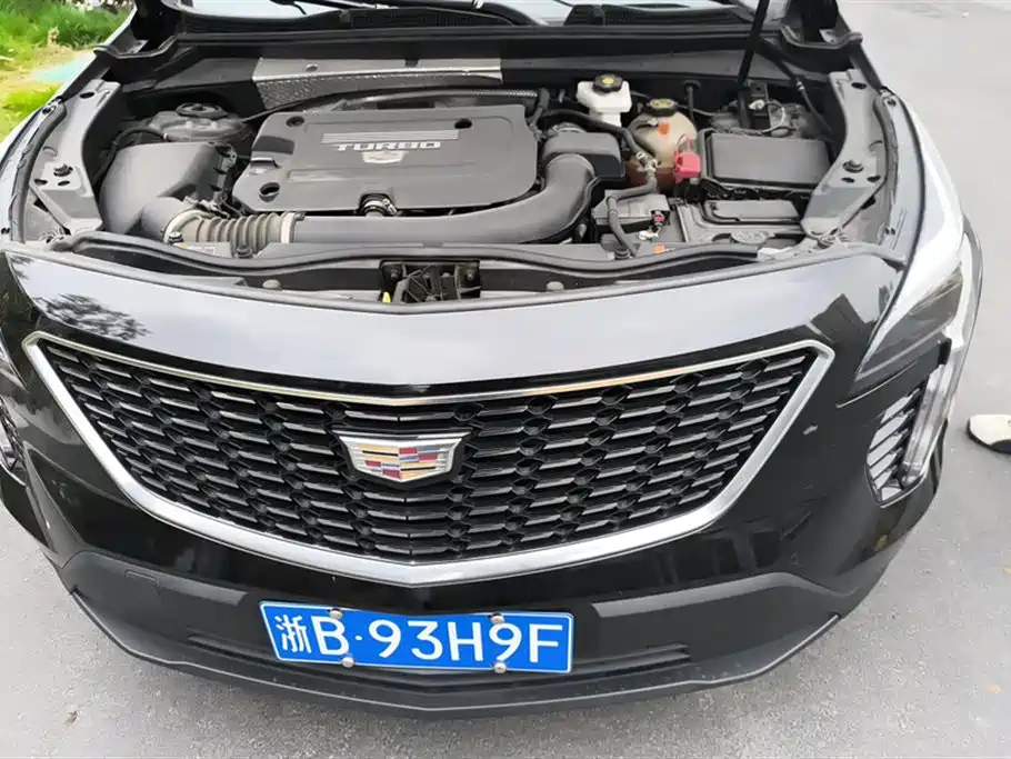 CADILLAC XT4