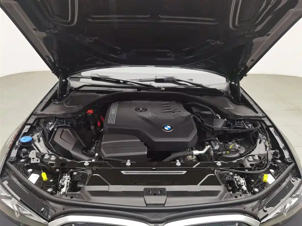 BMW 3 Series 2025 325Li M Sport Package фото 6