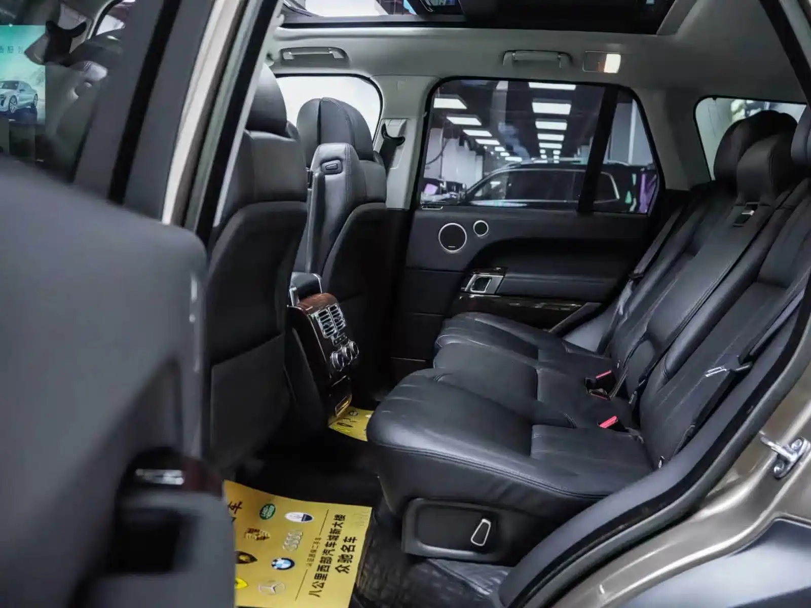 Фото 8 - Land Rover Range Rover