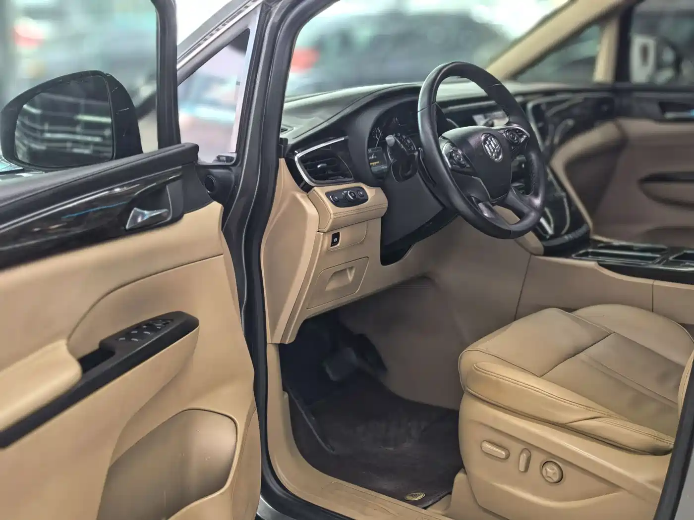 Buick GL8 2018 ES 28T Luxury Type China VI фото 12