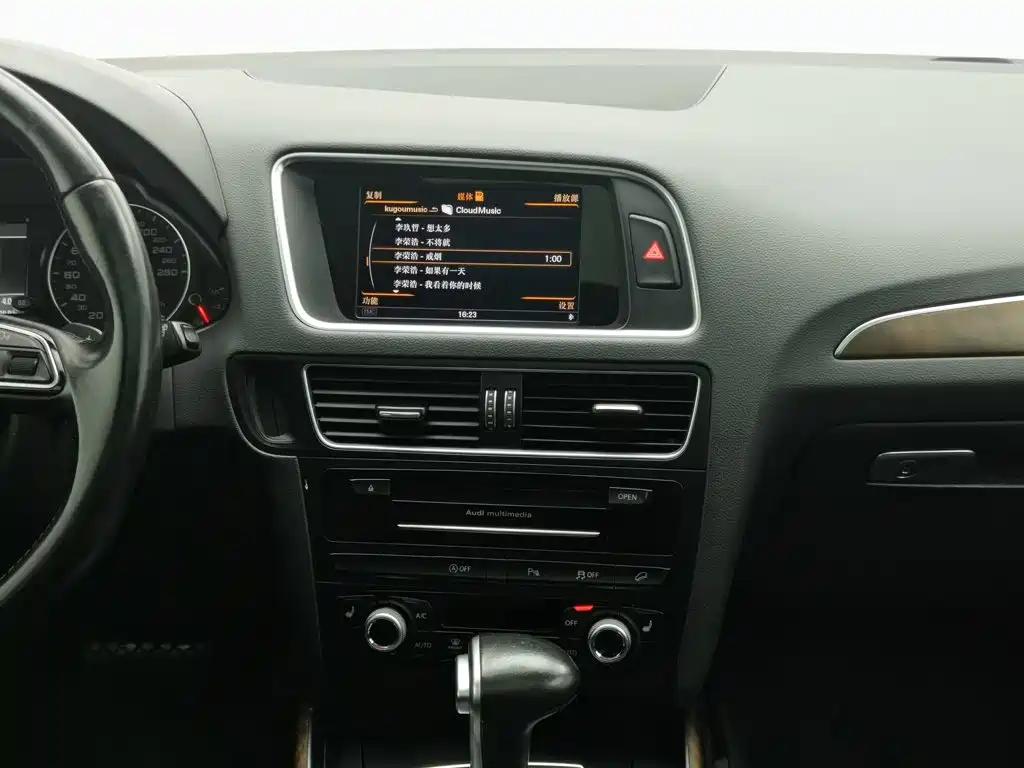 Audi Q5 2018 2017 40 TFSI Comfort
