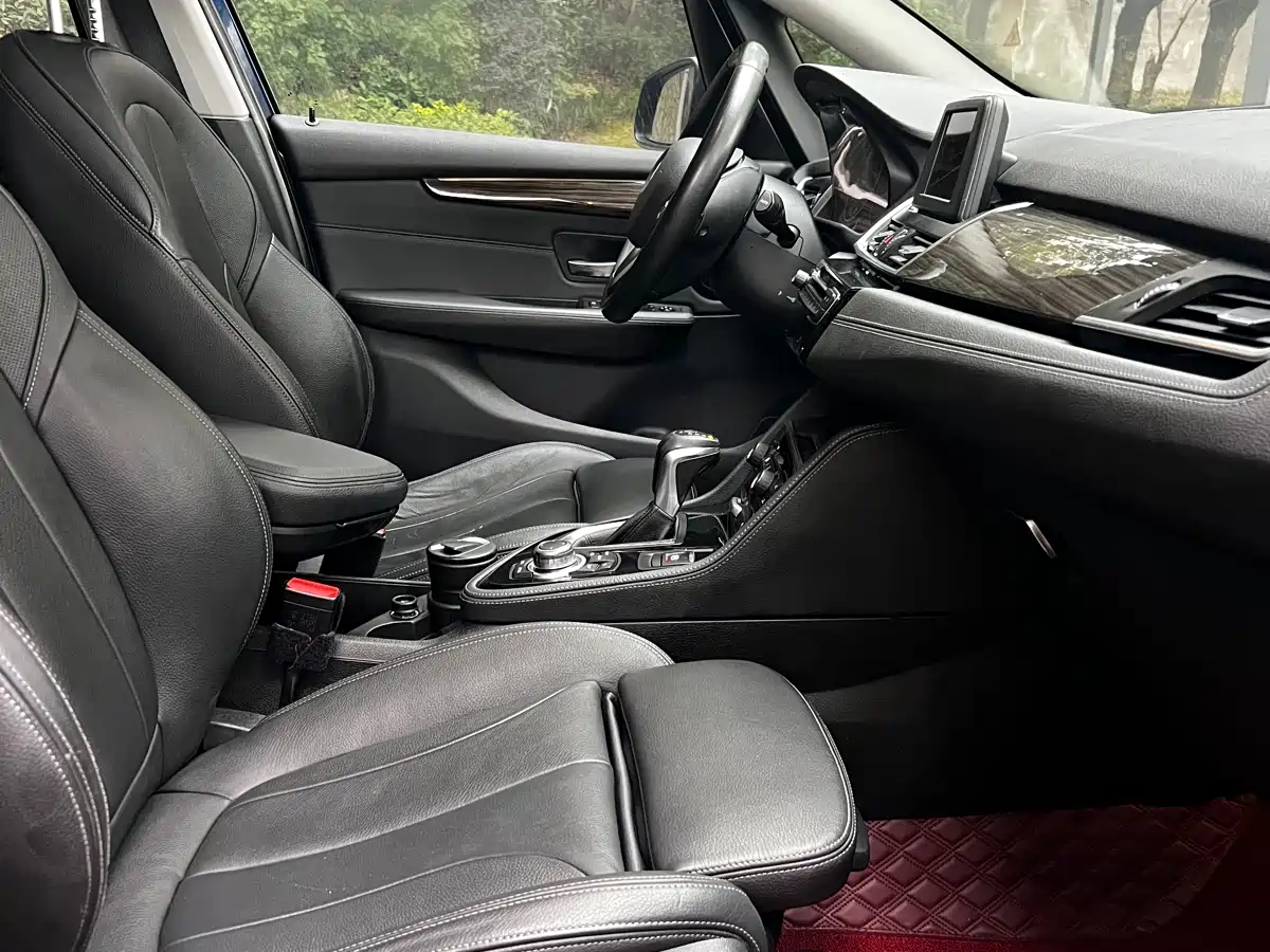 BMW 2 Series Tourer (Import) 2014 220i Luxury Design Package фото 6