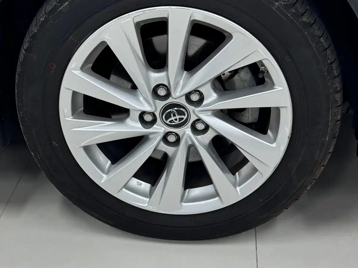 Toyota Camry 2023 2.0G Luxury Edition фото 9