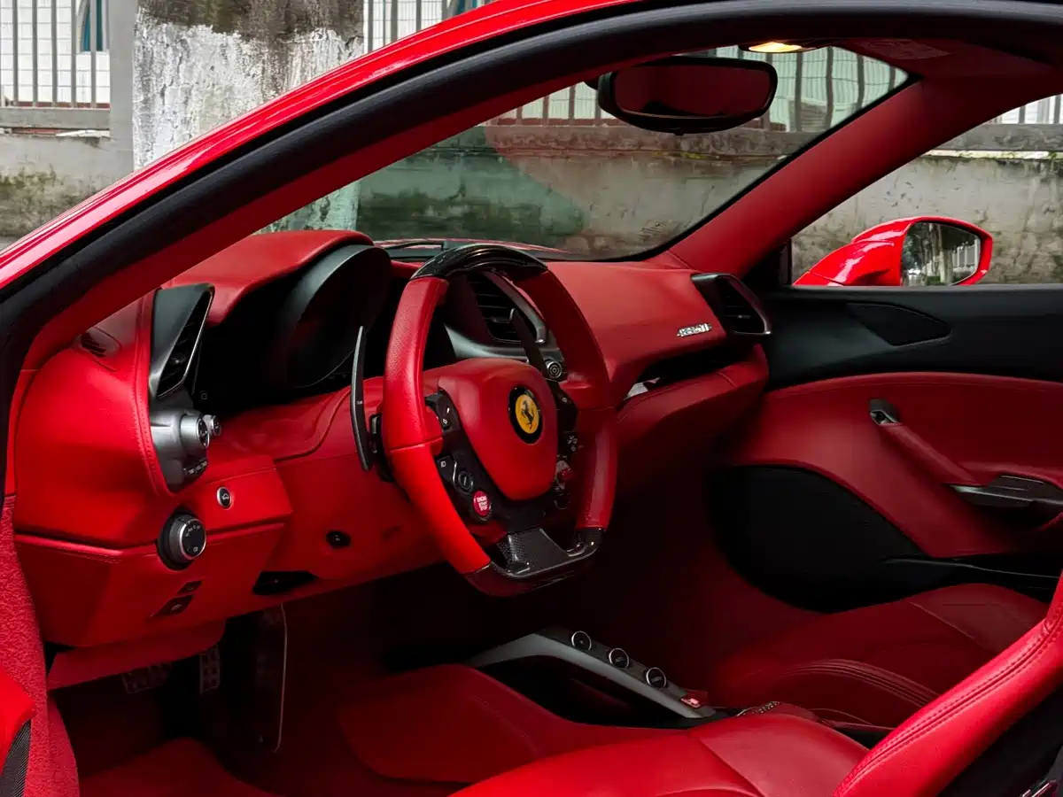 Фото 5 - Ferrari 488