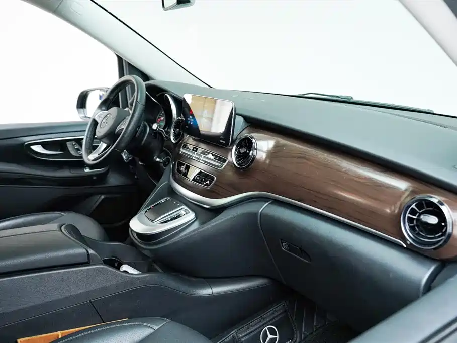 Mercedes-Benz V-Class 2020 V 260 Navigator Edition фото 17