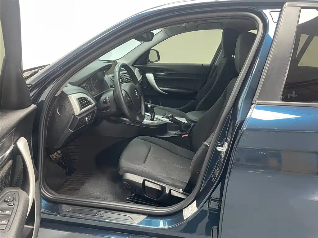BMW 1 Series (Import) 2013 Facelift 116i Leading Model фото 14