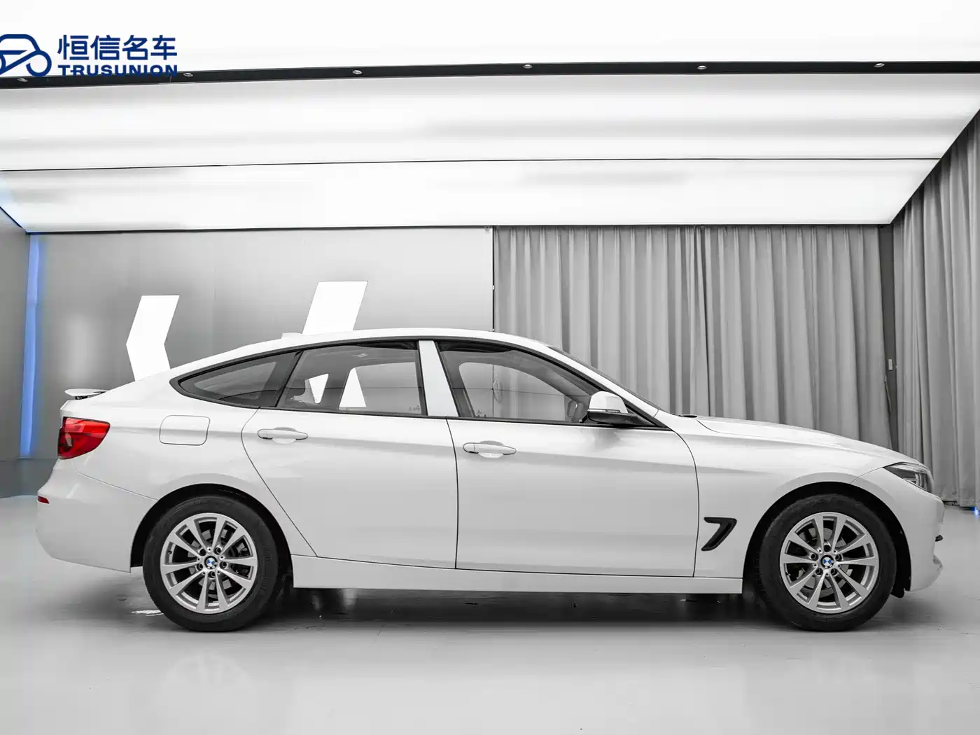 BMW 3 Series GT 2016 320i Fashion Style фото 7