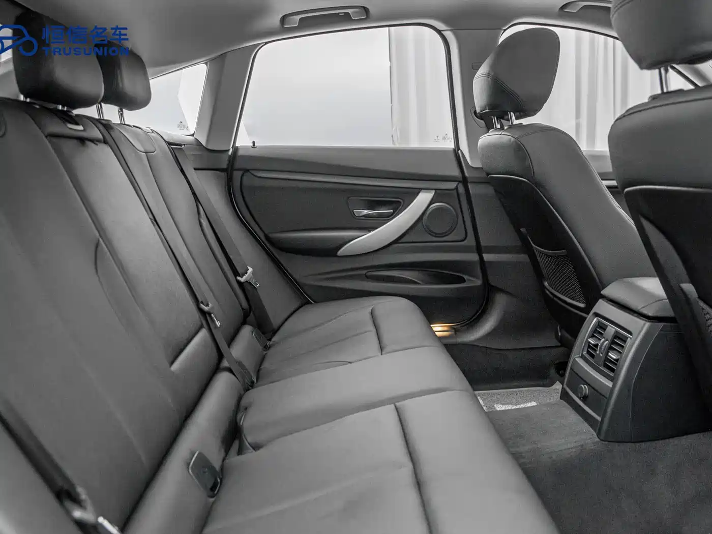 BMW 3 Series GT 2016 320i Fashion Style фото 15