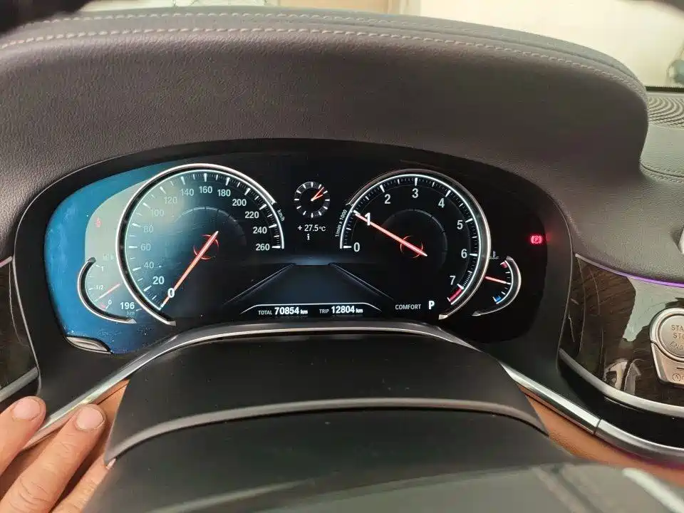 BMW 7 Series 2016 730Li Leading фото 2